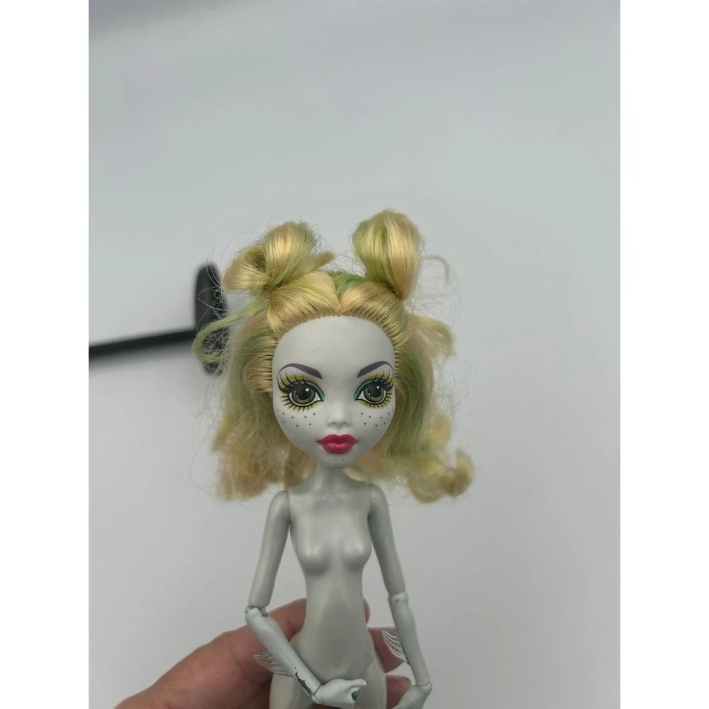 Monster High Doll Skultimate Roller Maze Lagoona Blue